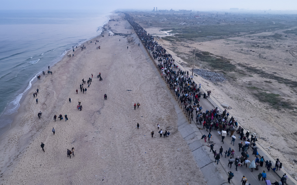 Hundreds of thousands of Palestinians return to a shattered northern ...